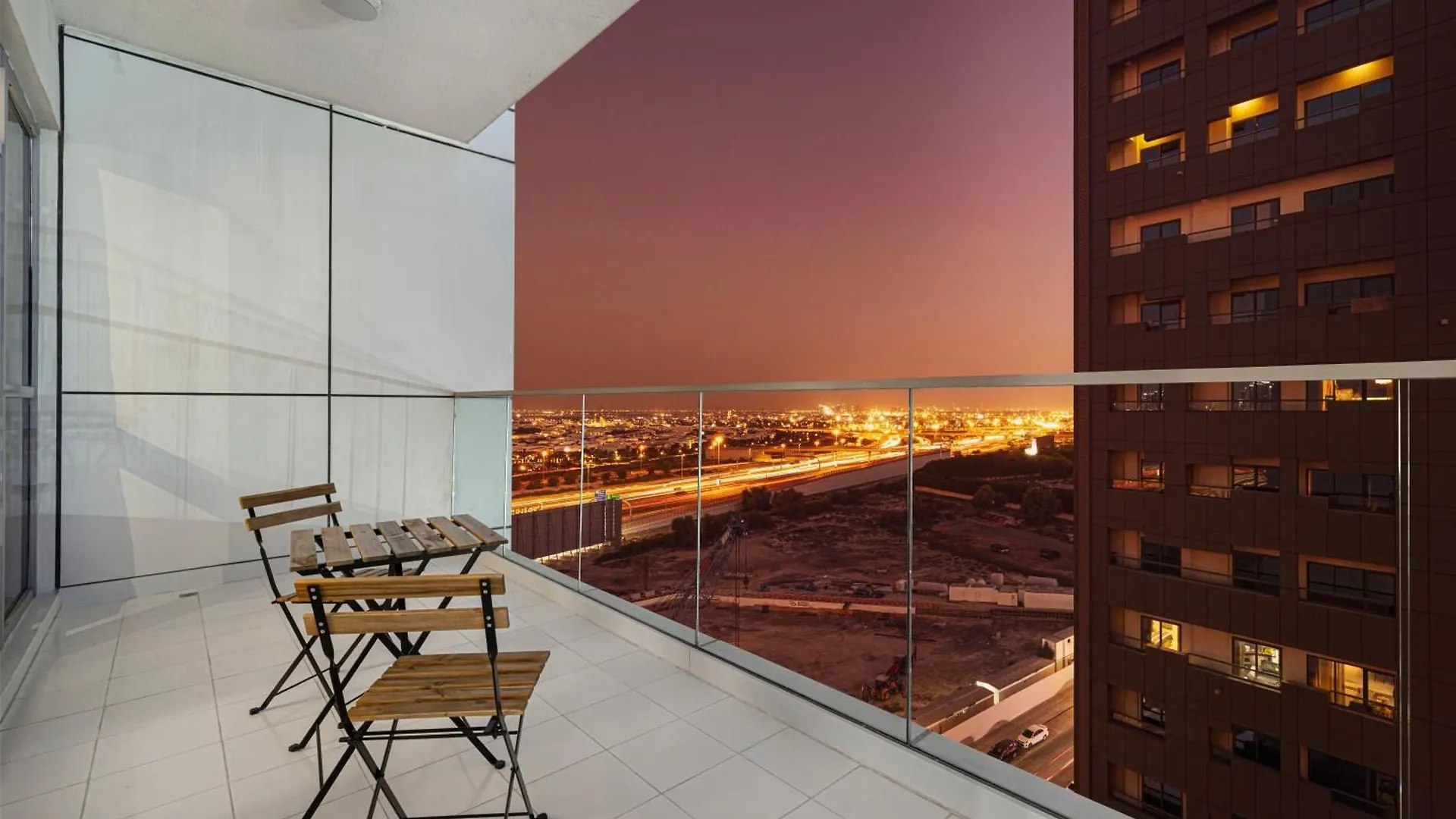 アパート Modern 1Br In Avanti With Pool & Gym ドバイ アラブ首長国連邦